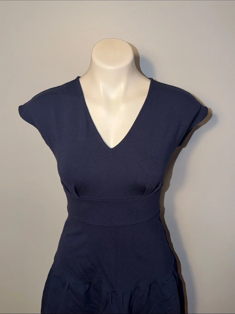 Kate Spade Ladies Ponte Cap Sleeve Fit and Flare Navy Blue dress. X-small.